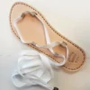 Sandale Dodoladi et laçage blanc