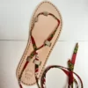 Sandale Dodoladi et laçage rouge à motifs